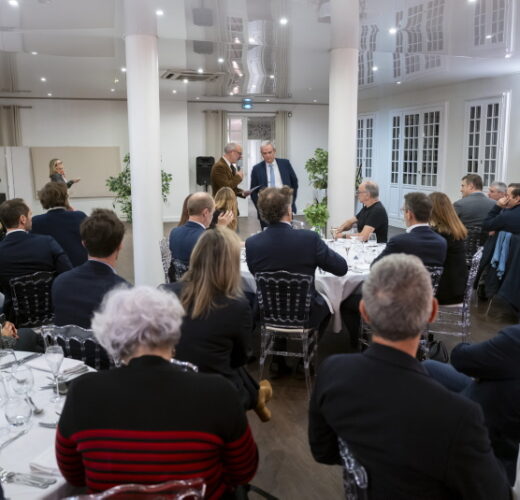 Ville Hybride: diner des personnalités